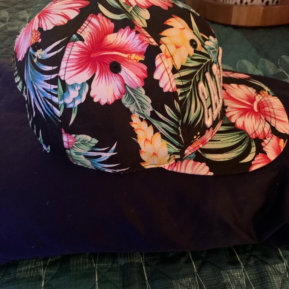 Hat - Picture 2 of 4